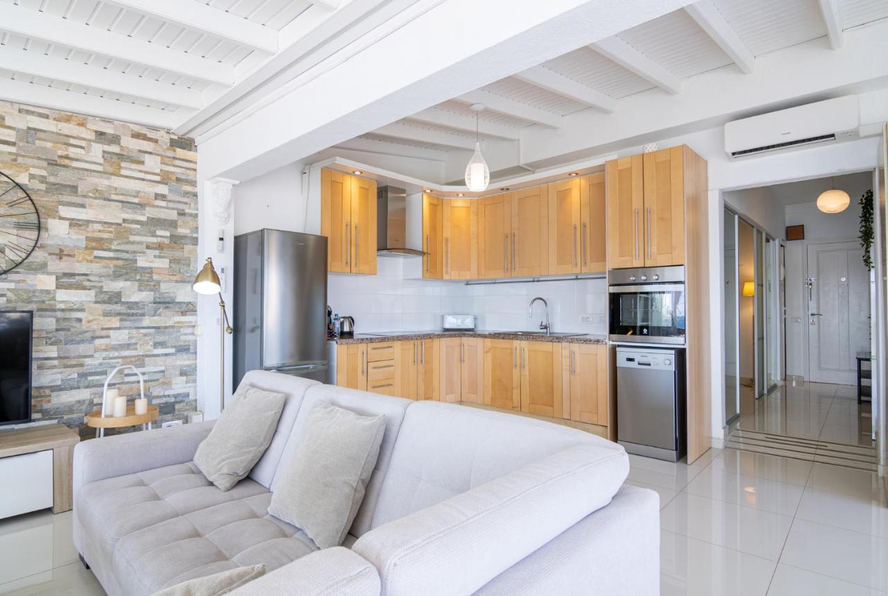 Penthouse Of Views Los Cristianos Лос Кристианос Экстерьер фото