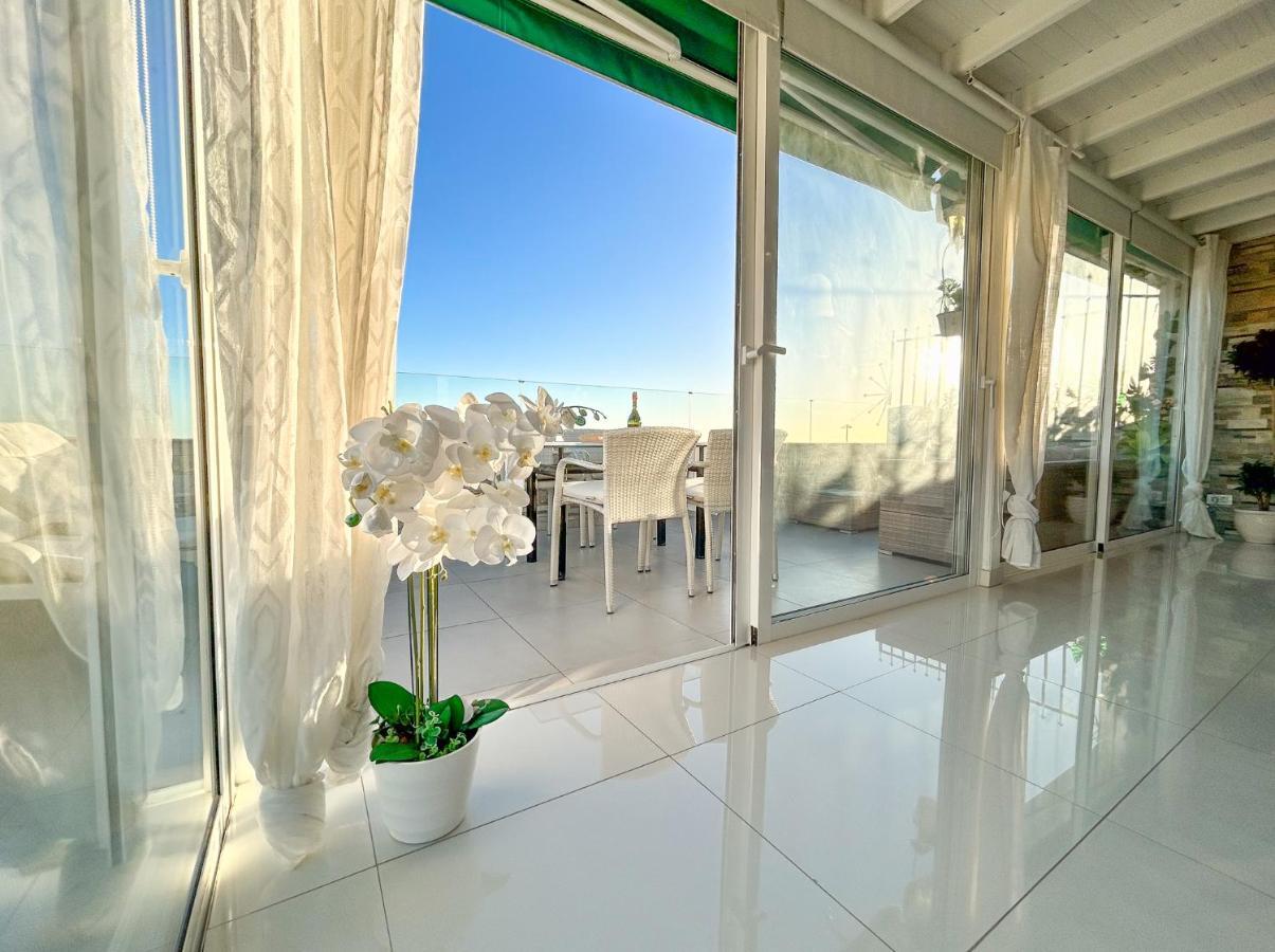 Penthouse Of Views Los Cristianos Лос Кристианос Экстерьер фото